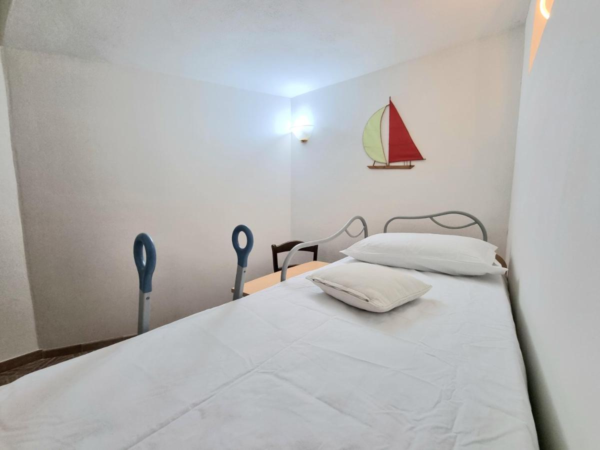 *Appartamento Con Ampia Veranda Vicino Al Mare * Porto San Paolo  Buitenkant foto