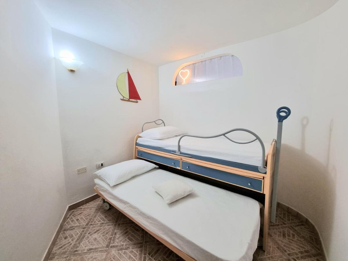 *Appartamento Con Ampia Veranda Vicino Al Mare * Porto San Paolo  Buitenkant foto